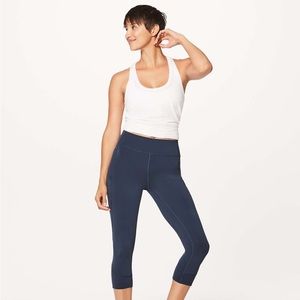 Lululemon In Movement Crop *Everlux 19"